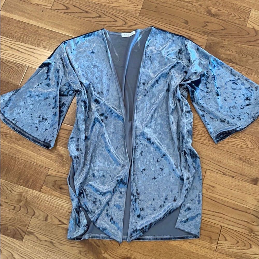 Boutique kimono crushed velvet gray